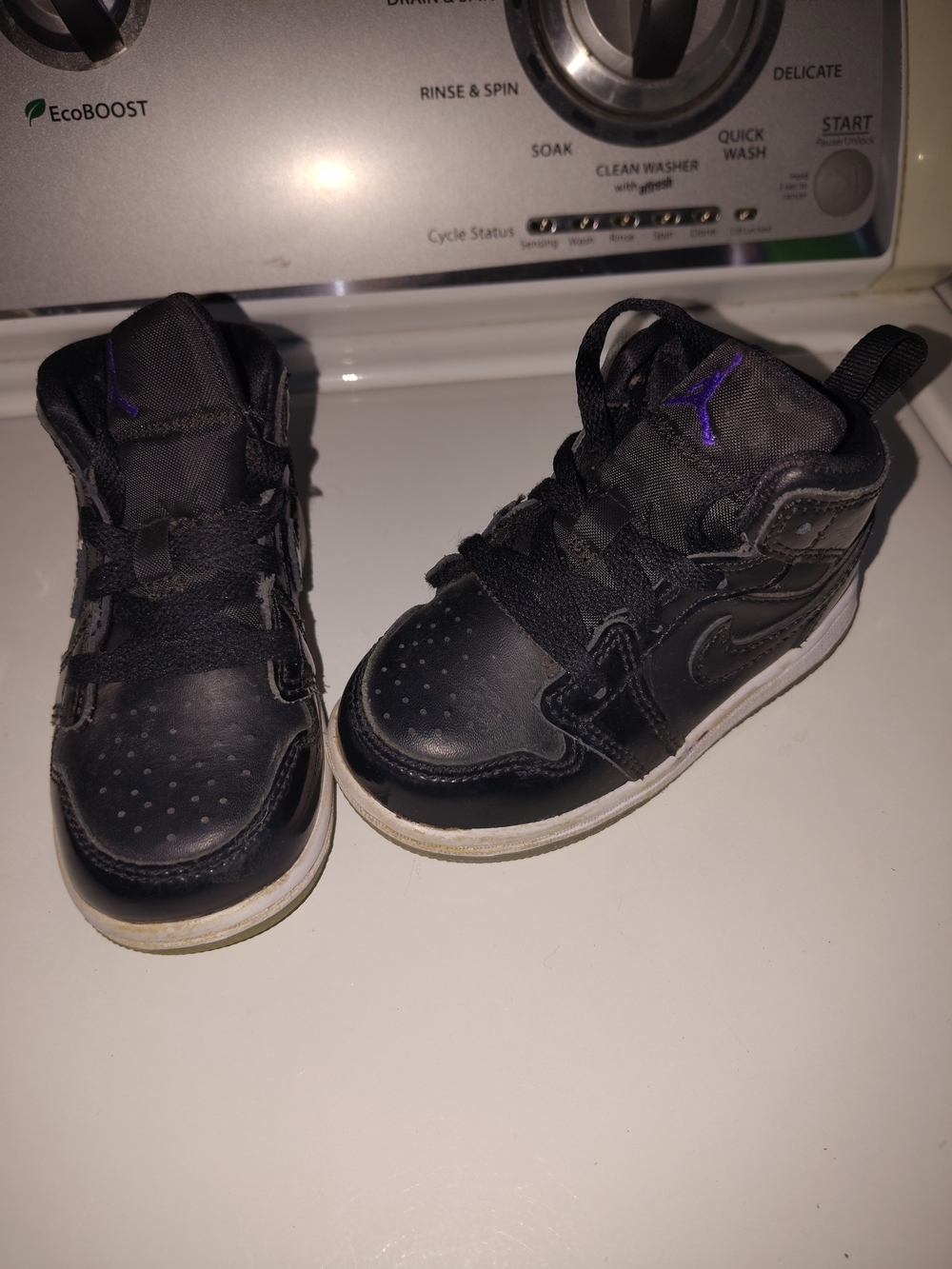 Nike Toddlers 7 Black High-Top Sneakers with Purple Jumpman
